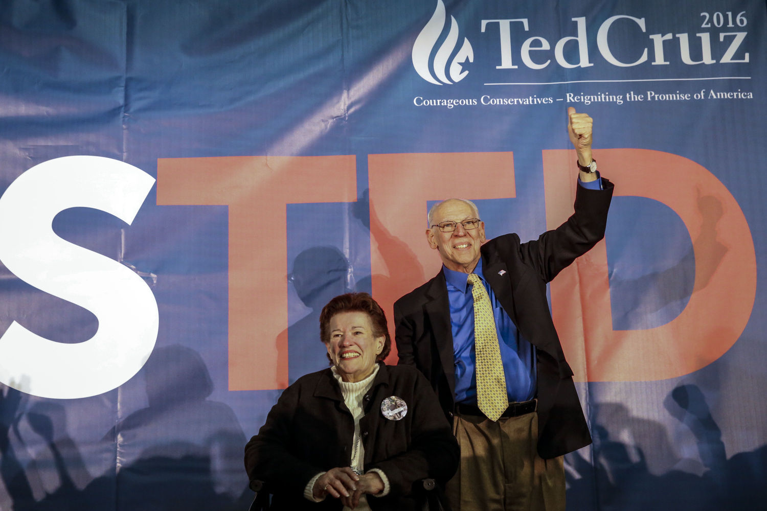 IOWA CAUCUS 2016 - LATE